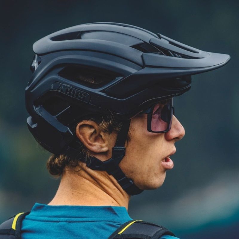 casque-abus-cliffhanger
