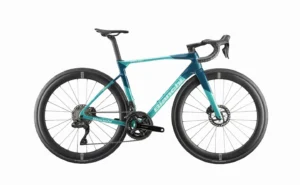 Vélo de route, all-rounder Bianchi, modèle Specialissima en Vert Celeste, version 2027.