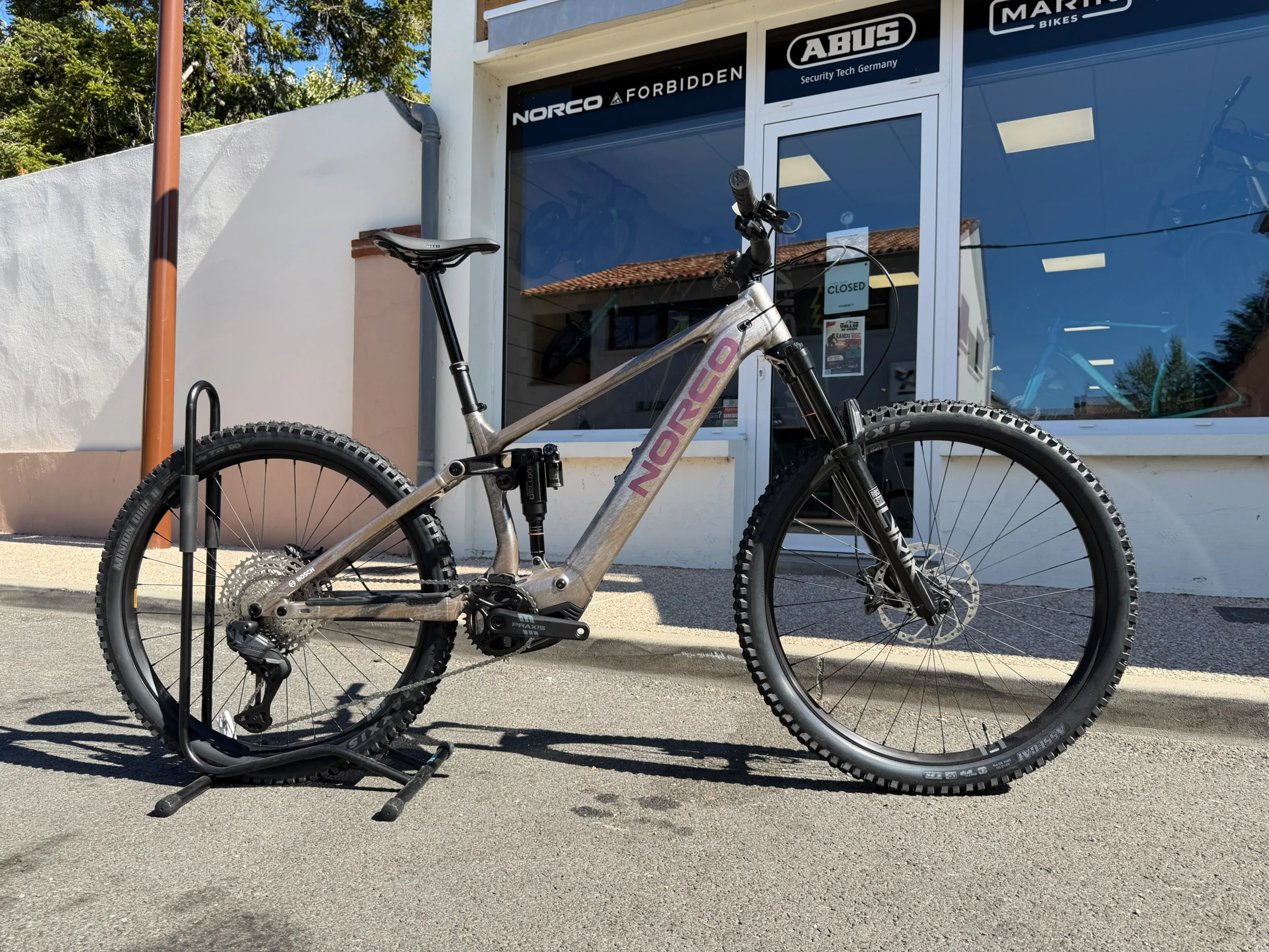 VTT électrique Norco Sight VLT A1 2026, profil côté opposé.